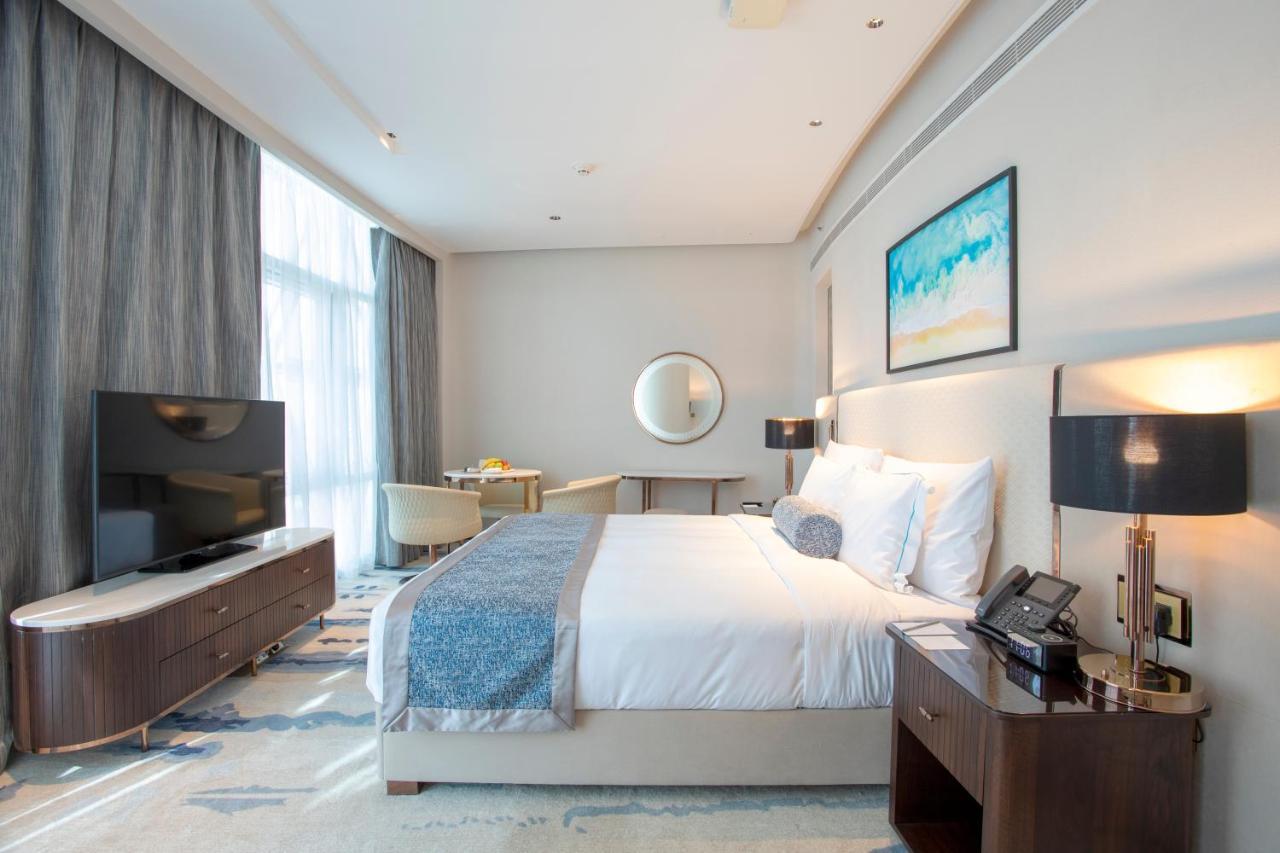 Century Marina Hotel - Lusail Экстерьер фото A bedroom at the hotel