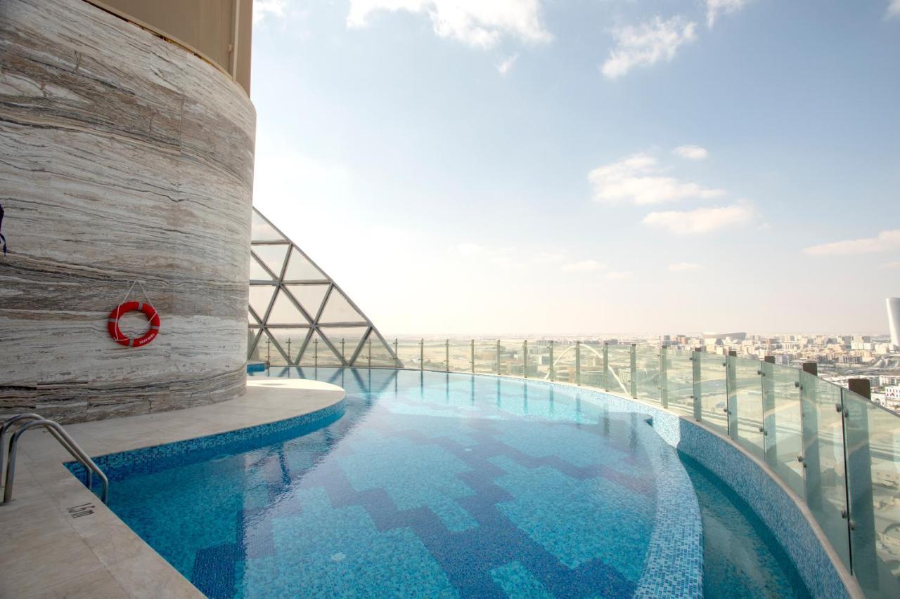 Century Marina Hotel - Lusail Экстерьер фото The pool at the 360° Sky Lounge