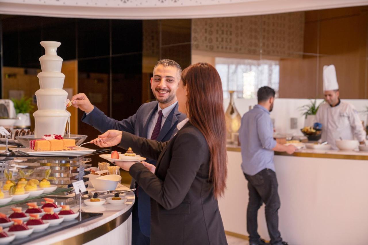Century Marina Hotel - Lusail Экстерьер фото Chocolate fountain