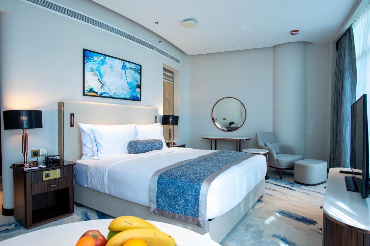 Century Marina Hotel - Lusail Экстерьер фото A bedroom at the hotel